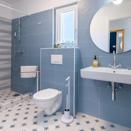 Gentlemen'S Hotel Zeus - Gaymen & Adults Only Hotel