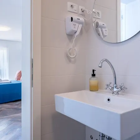 Gentlemen'S Hotel Zeus - Gaymen & Adults Only Hotel Vinkuran