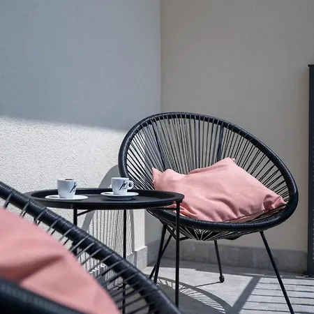 Gentlemen'S Hotel Zeus - Gaymen & Adults Only Hotel Vinkuran