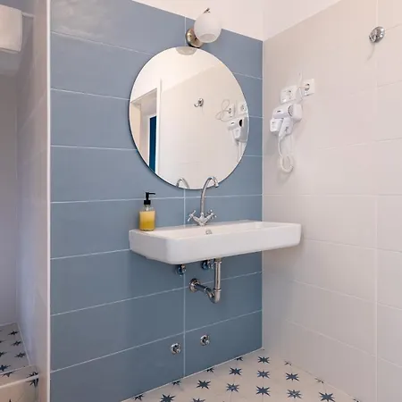 Hotel Gentlemen'S Hotel Zeus - Gaymen & Adults Only Vinkuran